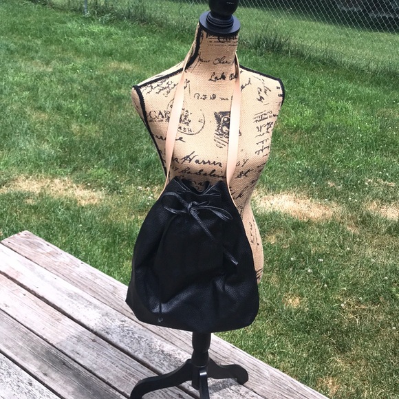 leather cinch bag - Picture 2 of 6